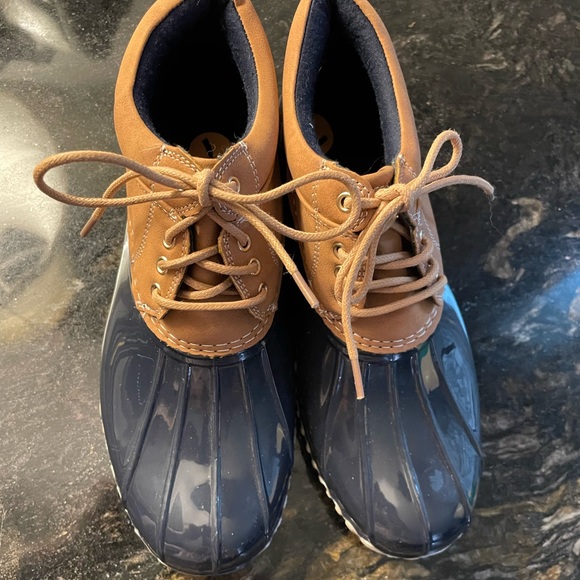 Tommy Hilfiger Cropped Rain Boot - Picture 6 of 6